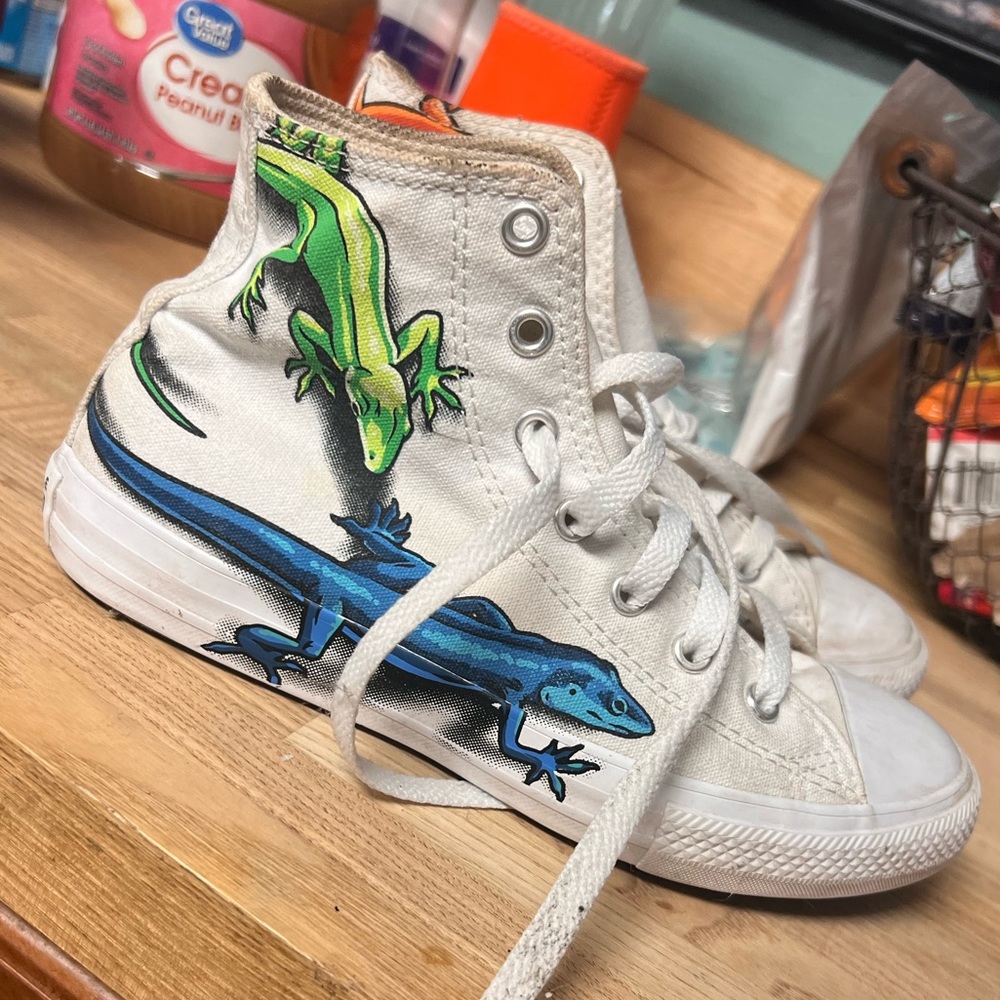Lizard boys Converse